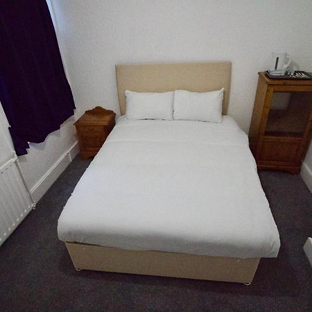 Gatwick Birchwood Lodge With Holiday Parking Horley Exteriör bild