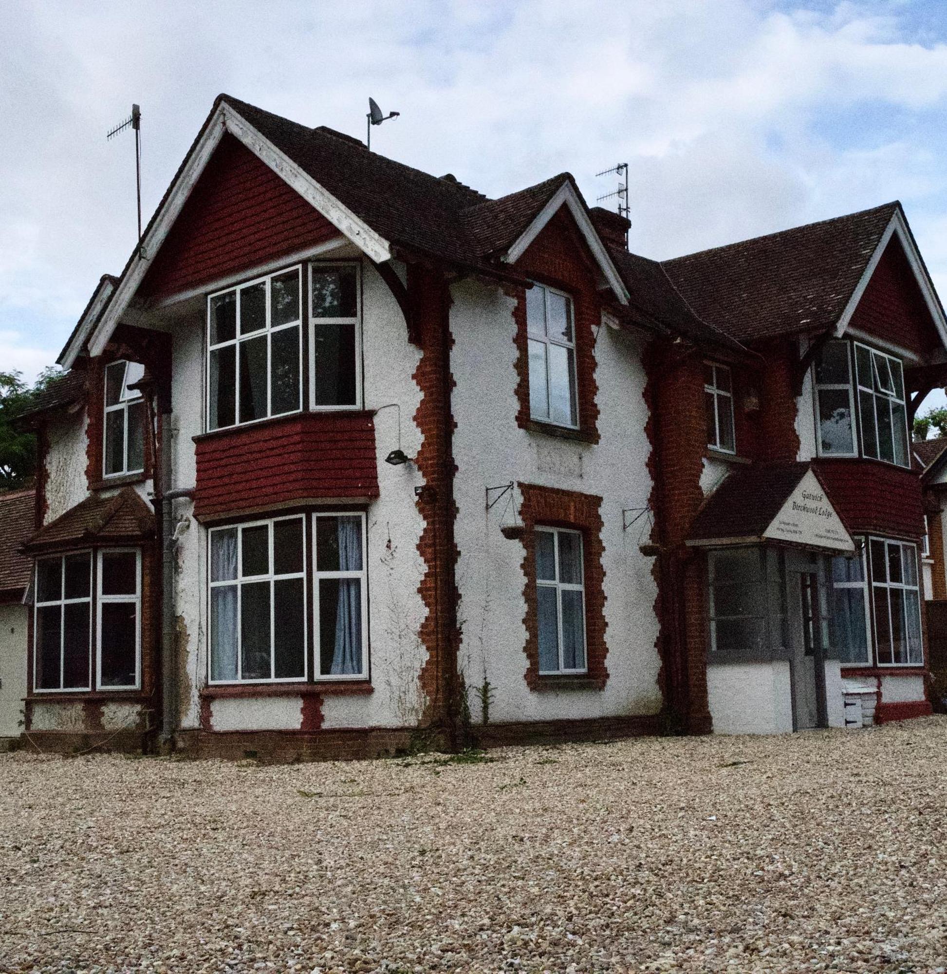 Gatwick Birchwood Lodge With Holiday Parking Horley Exteriör bild