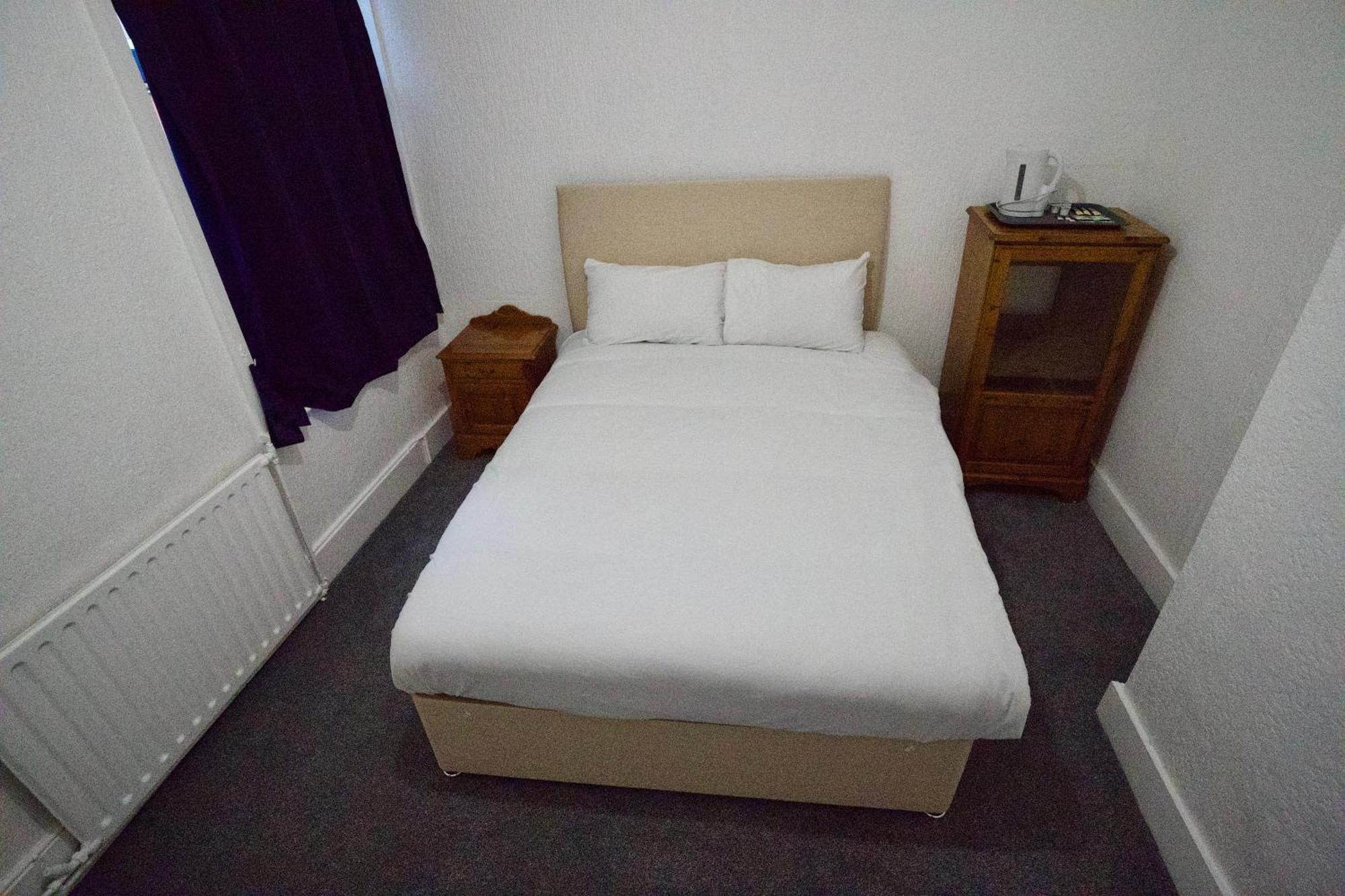 Gatwick Birchwood Lodge With Holiday Parking Horley Exteriör bild
