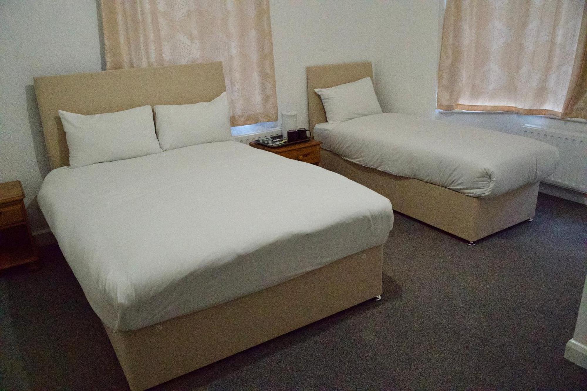 Gatwick Birchwood Lodge With Holiday Parking Horley Exteriör bild