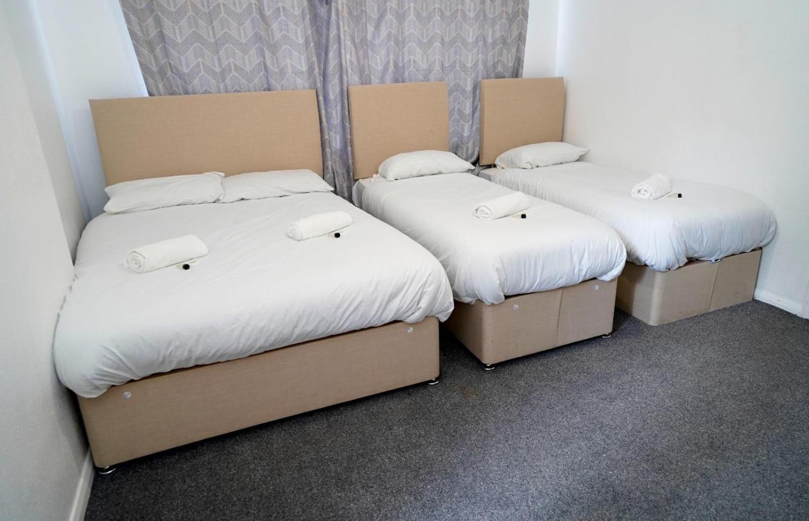 Gatwick Birchwood Lodge With Holiday Parking Horley Exteriör bild