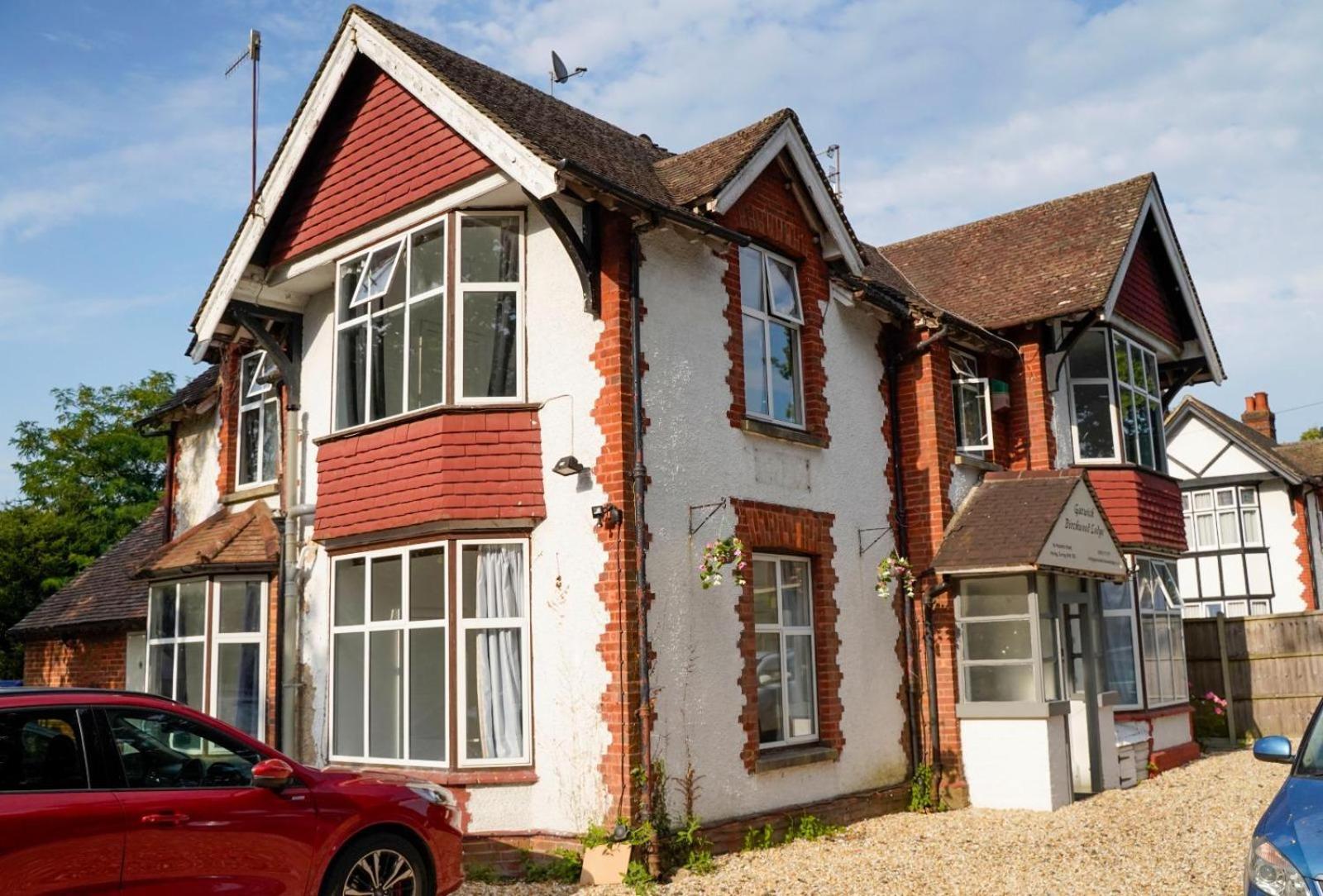 Gatwick Birchwood Lodge With Holiday Parking Horley Exteriör bild